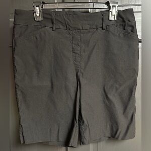 Hilary Radley Black Pull On Bermuda Shorts Women’s Size Large